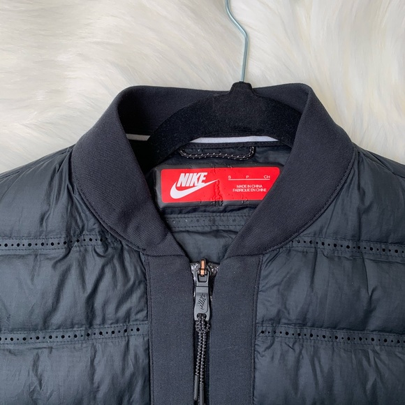 Nike Therma jacket womens size S - Picture 4 of 6